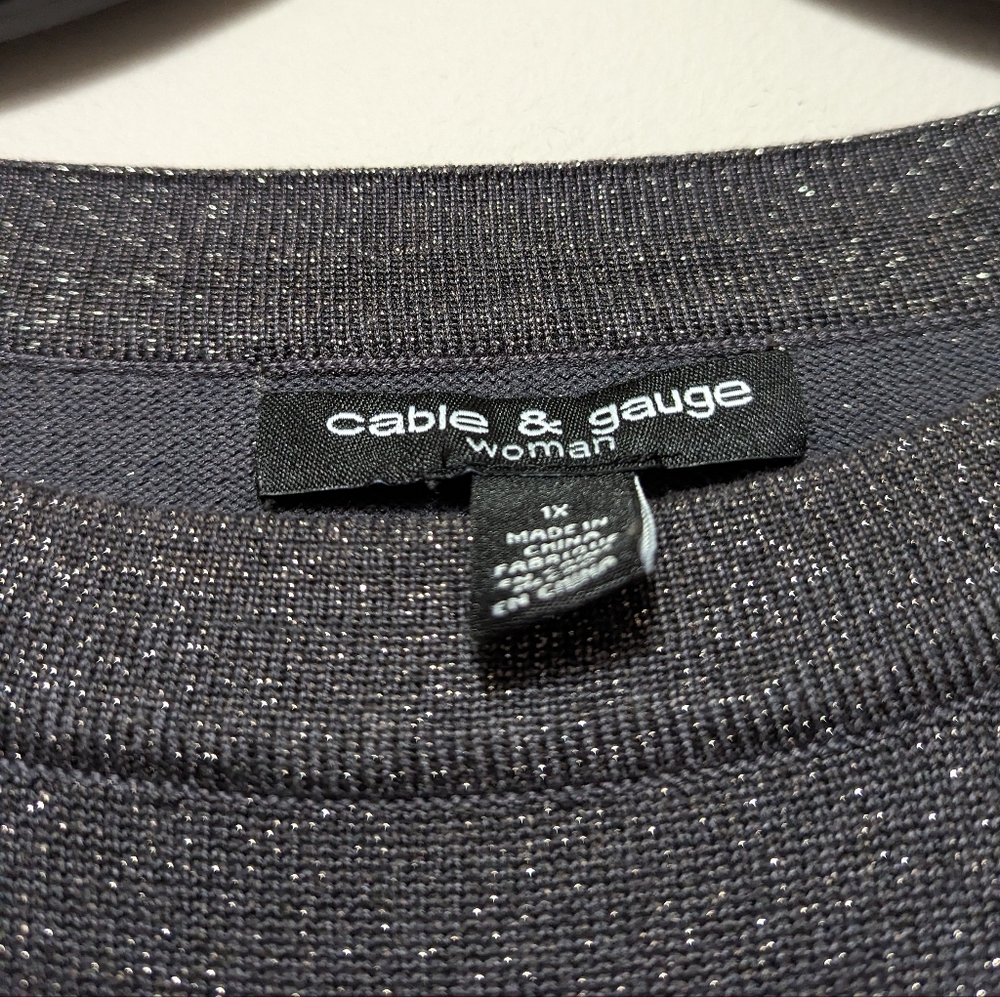 Cable & Gauge Women's Top - Picture 4 of 8